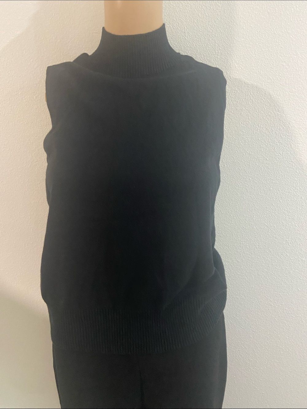 1.STATE Black Ribbed Knit Mock Neck top Sz M